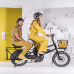 Vélo Cargo électrique Lundi 20 utilisé par deux adultes