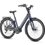 Vélo de ville électrique Moustache Lundi 27.3 bleu nuit mat, Smart System, vue de 3/4